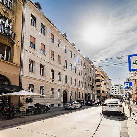 Appartement Cankar's Private Place The Luxe *
